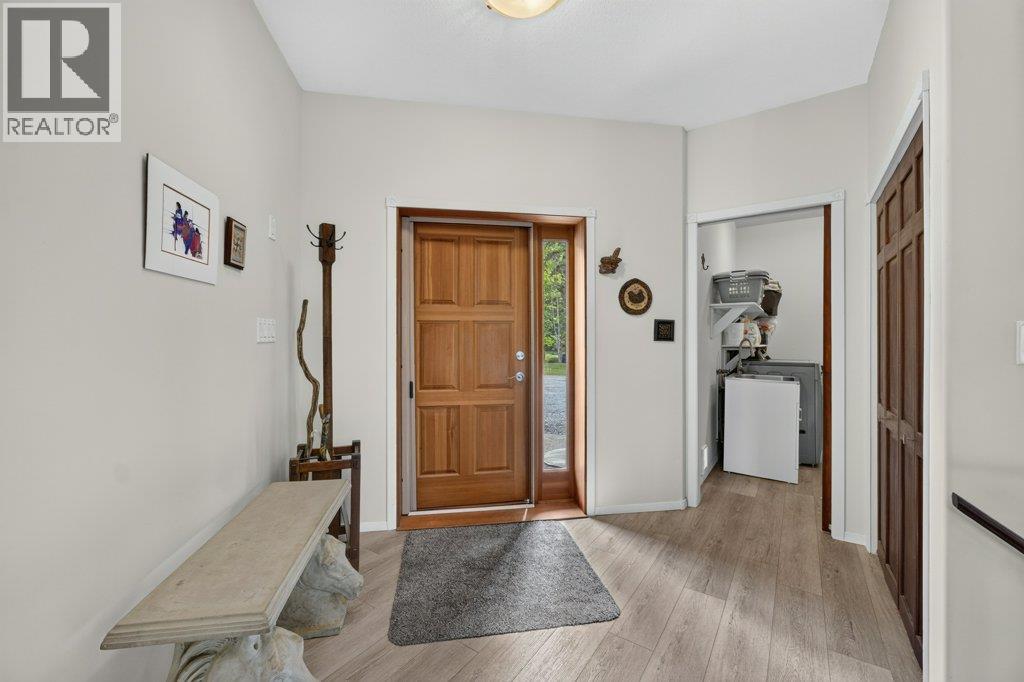 1140 Diamond Rock Road, Enderby, British Columbia  V4Y 4H7 - Photo 8 - 10391767