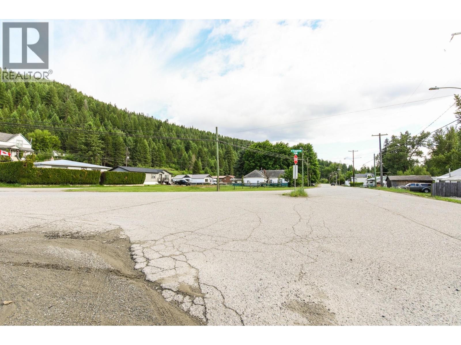 466 S Gold Avenue, Greenwood, British Columbia  V0H 1J0 - Photo 6 - 10391245