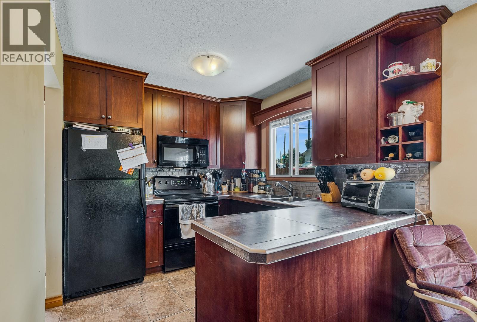 3408 16th Avenue, Vernon, British Columbia  V1T 1A8 - Photo 2 - 10390958
