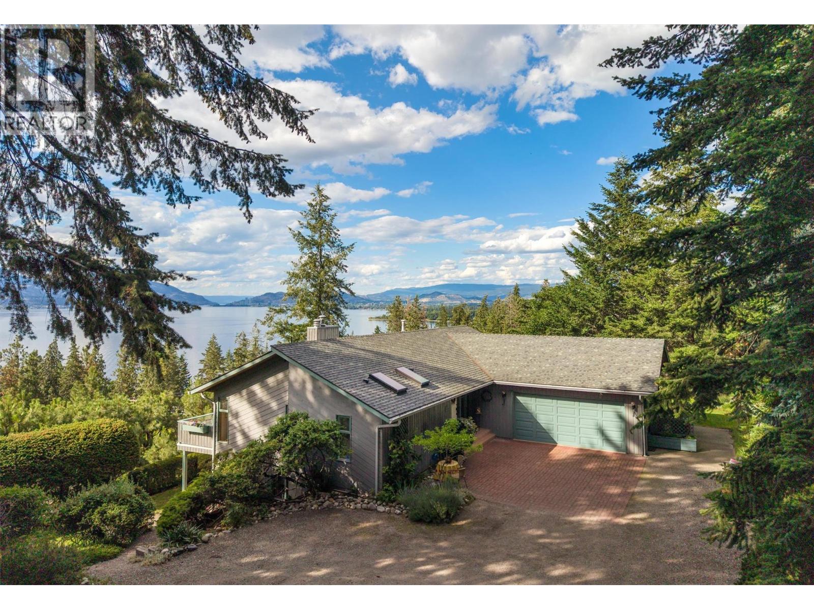 424 Edgemont Court, kelowna, British Columbia