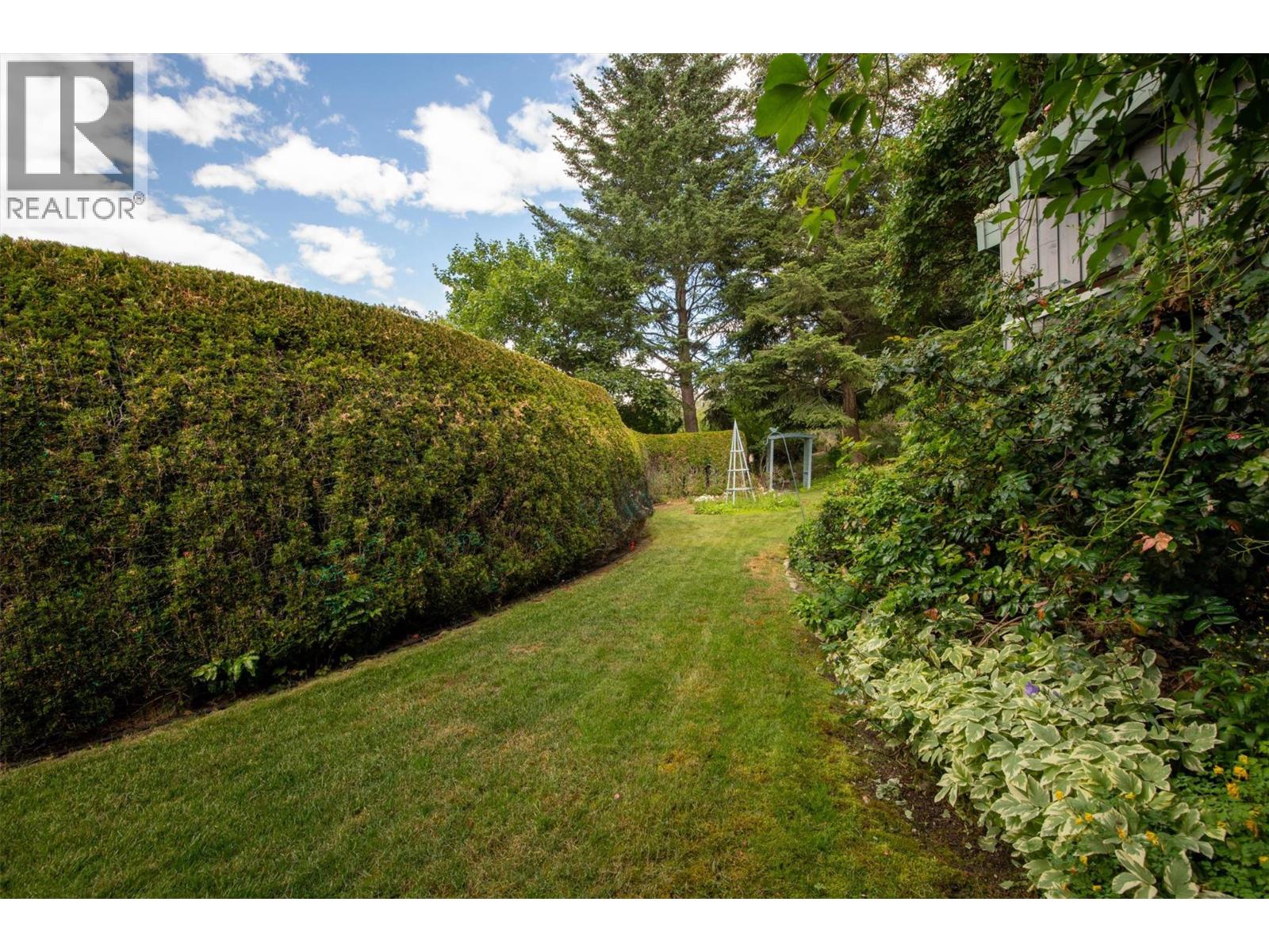 424 Edgemont Court, Kelowna, British Columbia  V1W 4J8 - Photo 65 - 10391673