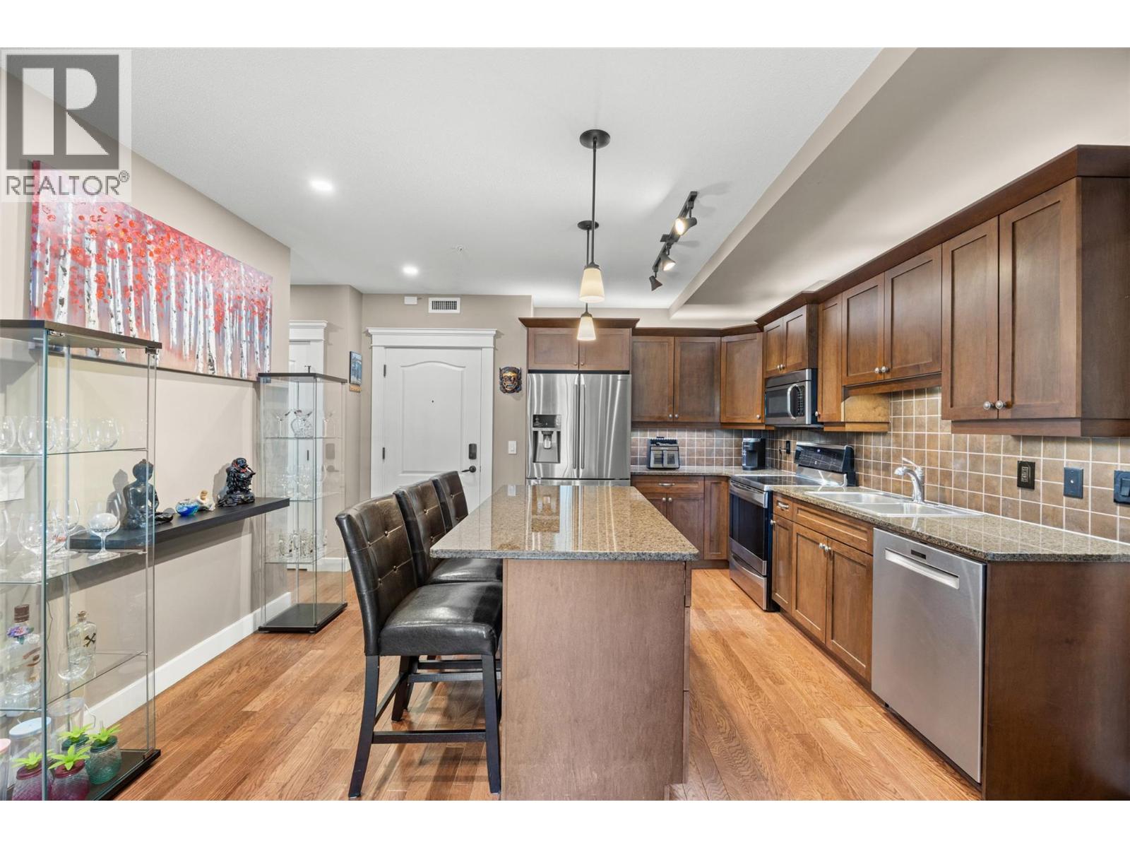 2070 Boucherie Road Unit# 301, West Kelowna, British Columbia  V4T 3K9 - Photo 6 - 10391654