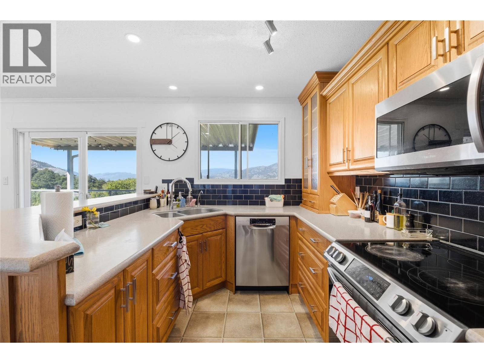 199 Lakehill Road, Kaleden, British Columbia  V0H 1K0 - Photo 4 - 10391675