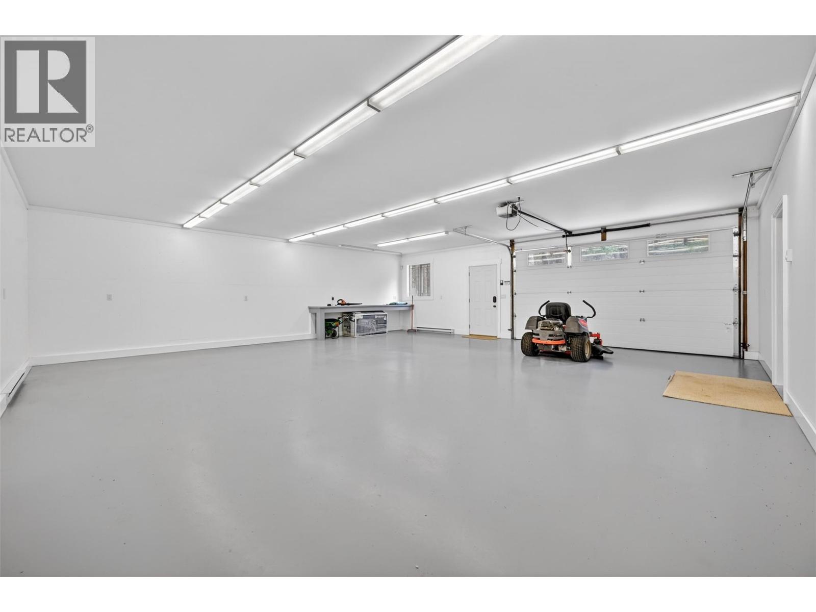 8566 Eacrett Road, Dry Gulch, British Columbia  V0A 1K2 - Photo 32 - 10391305