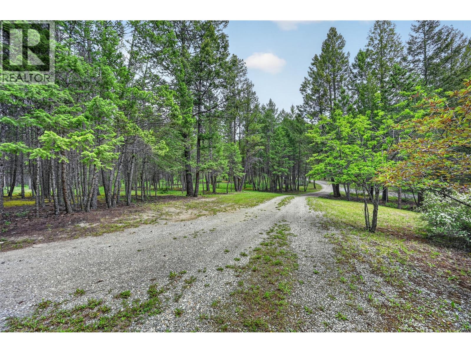 8566 Eacrett Road, Dry Gulch, British Columbia  V0A 1K2 - Photo 38 - 10391305