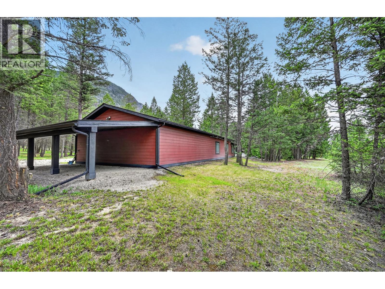 8566 Eacrett Road, Dry Gulch, British Columbia  V0A 1K2 - Photo 42 - 10391305