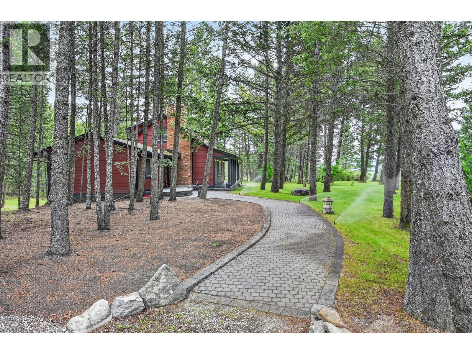8566 Eacrett Road, Dry Gulch, British Columbia  V0A 1K2 - Photo 54 - 10391305