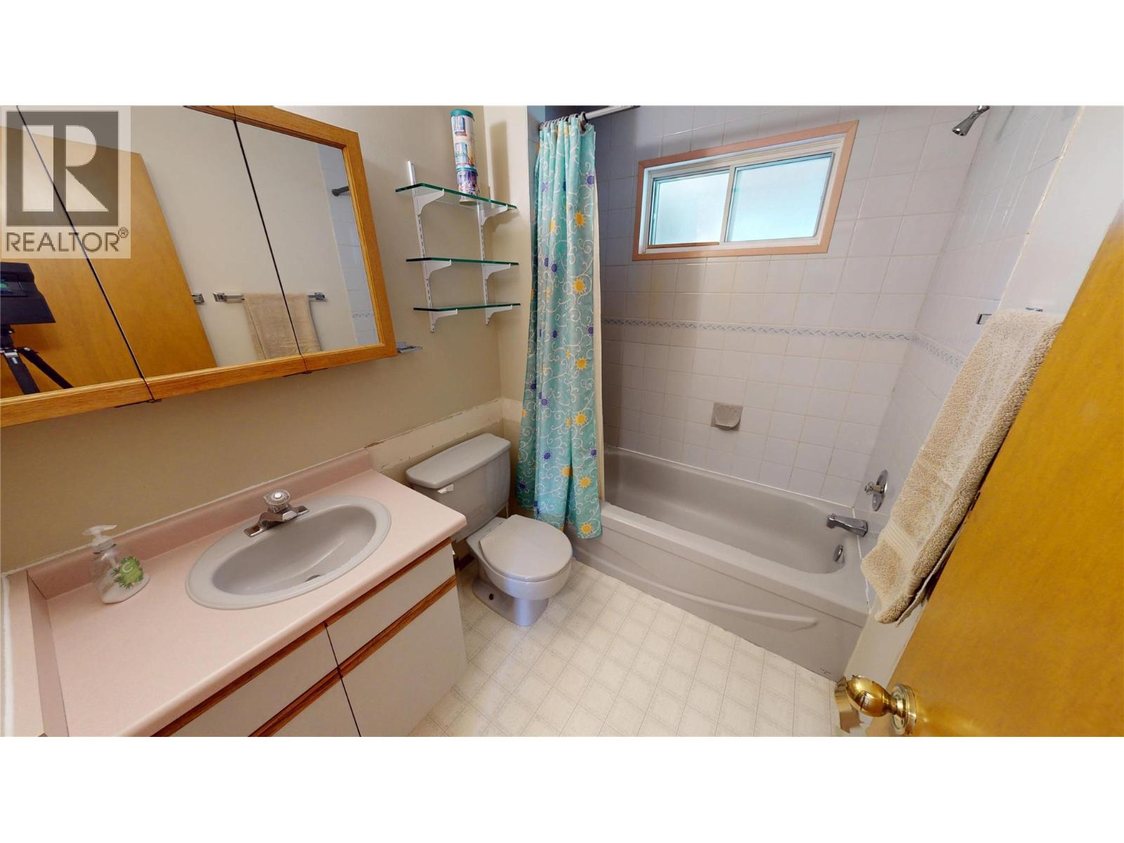 1725 6th Ave Avenue, Invermere, British Columbia  V0A 1K0 - Photo 14 - 10392123