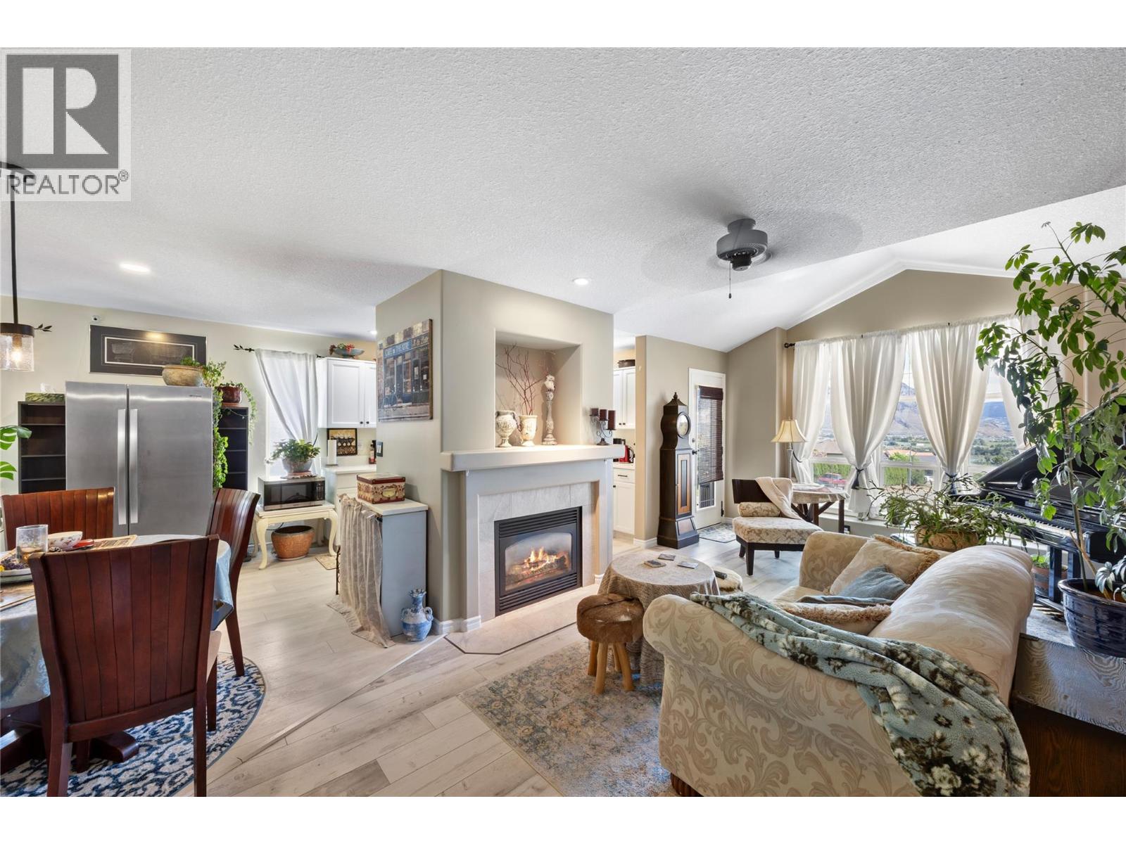 1070 Norview Road, Kamloops, British Columbia  V2B 8M1 - Photo 11 - 10392041