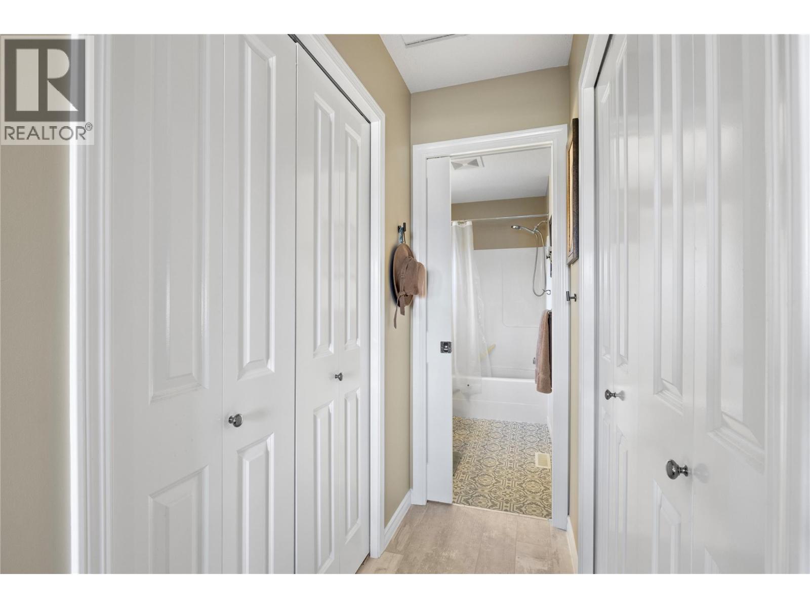 1070 Norview Road, Kamloops, British Columbia  V2B 8M1 - Photo 16 - 10392041