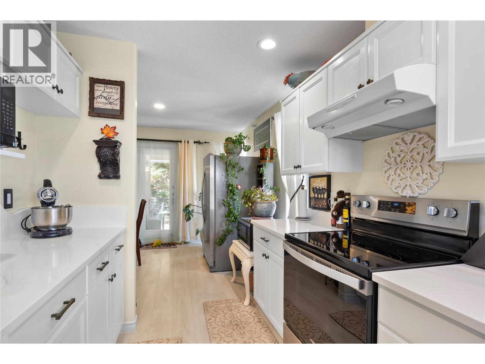 1070 Norview Road, Kamloops, British Columbia  V2B 8M1 - Photo 9 - 10392041