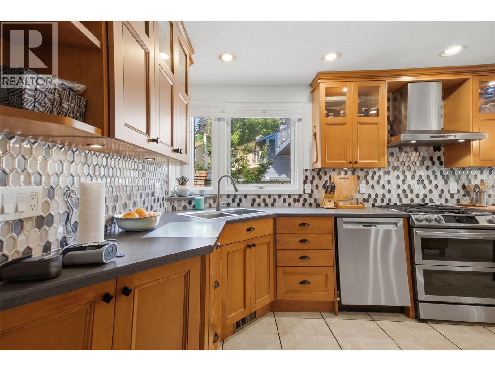 1914 Sedgewick Drive, Kamloops, British Columbia  V2E 1Z7 - Photo 18 - 10392187