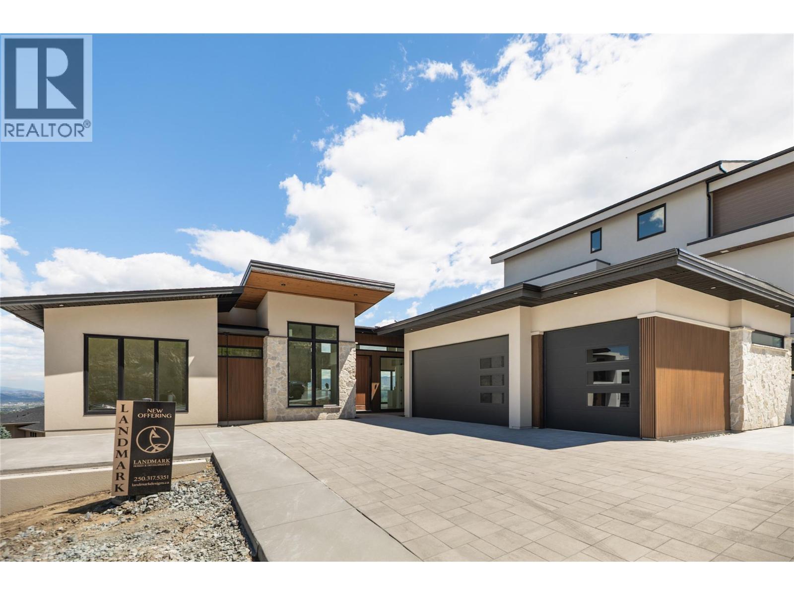 1004 Emslie Street, kelowna, British Columbia