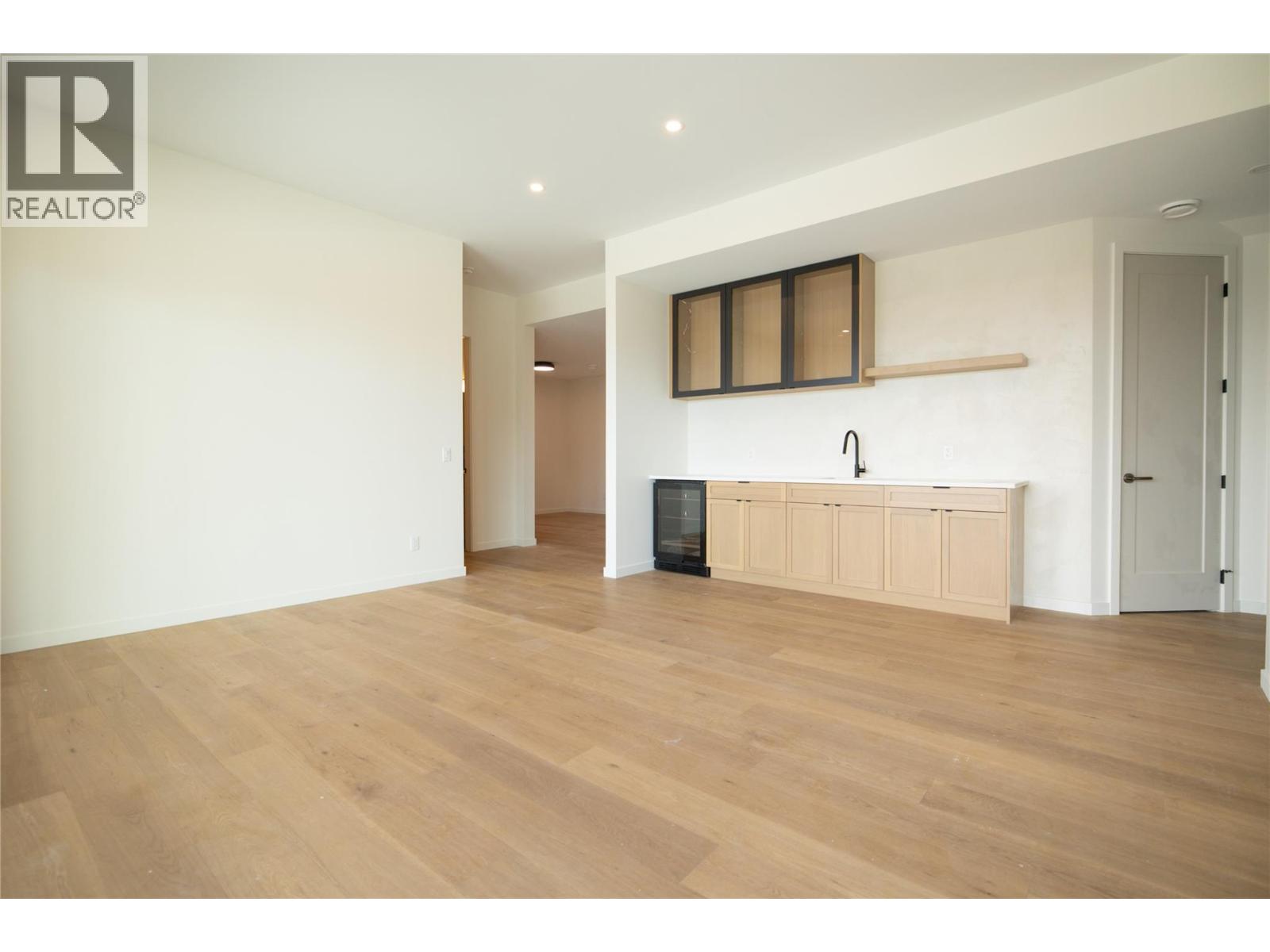 1004 Emslie Street, Kelowna, British Columbia  V1W 0C3 - Photo 23 - 10391834