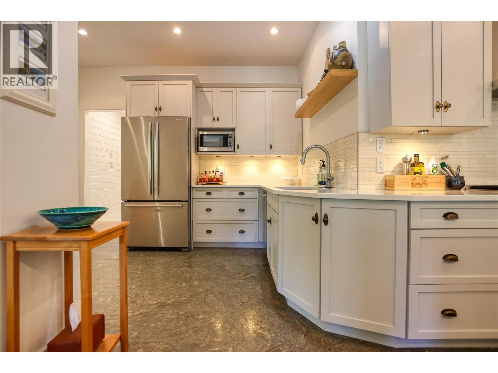 924 Vernon Street, Nelson, British Columbia  V1L 4G6 - Photo 10 - 10392116