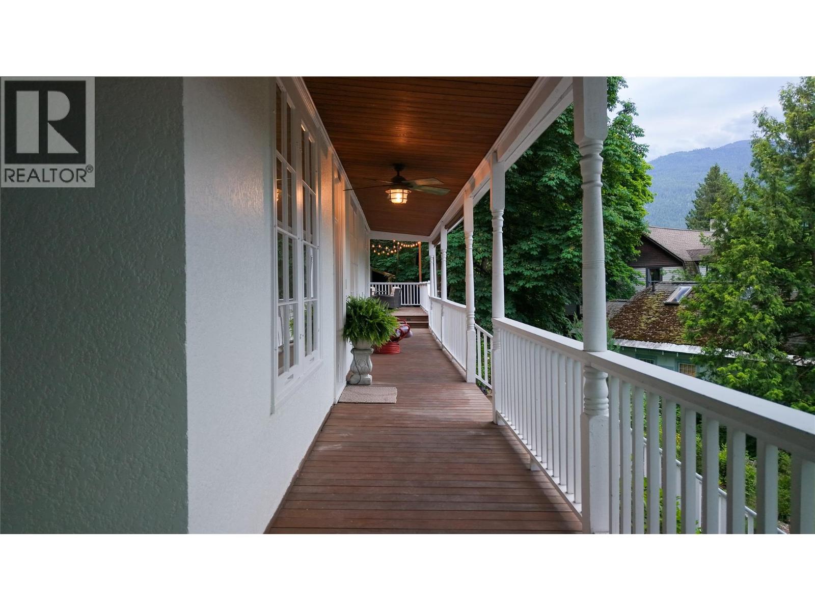 924 Vernon Street, Nelson, British Columbia  V1L 4G6 - Photo 32 - 10392116