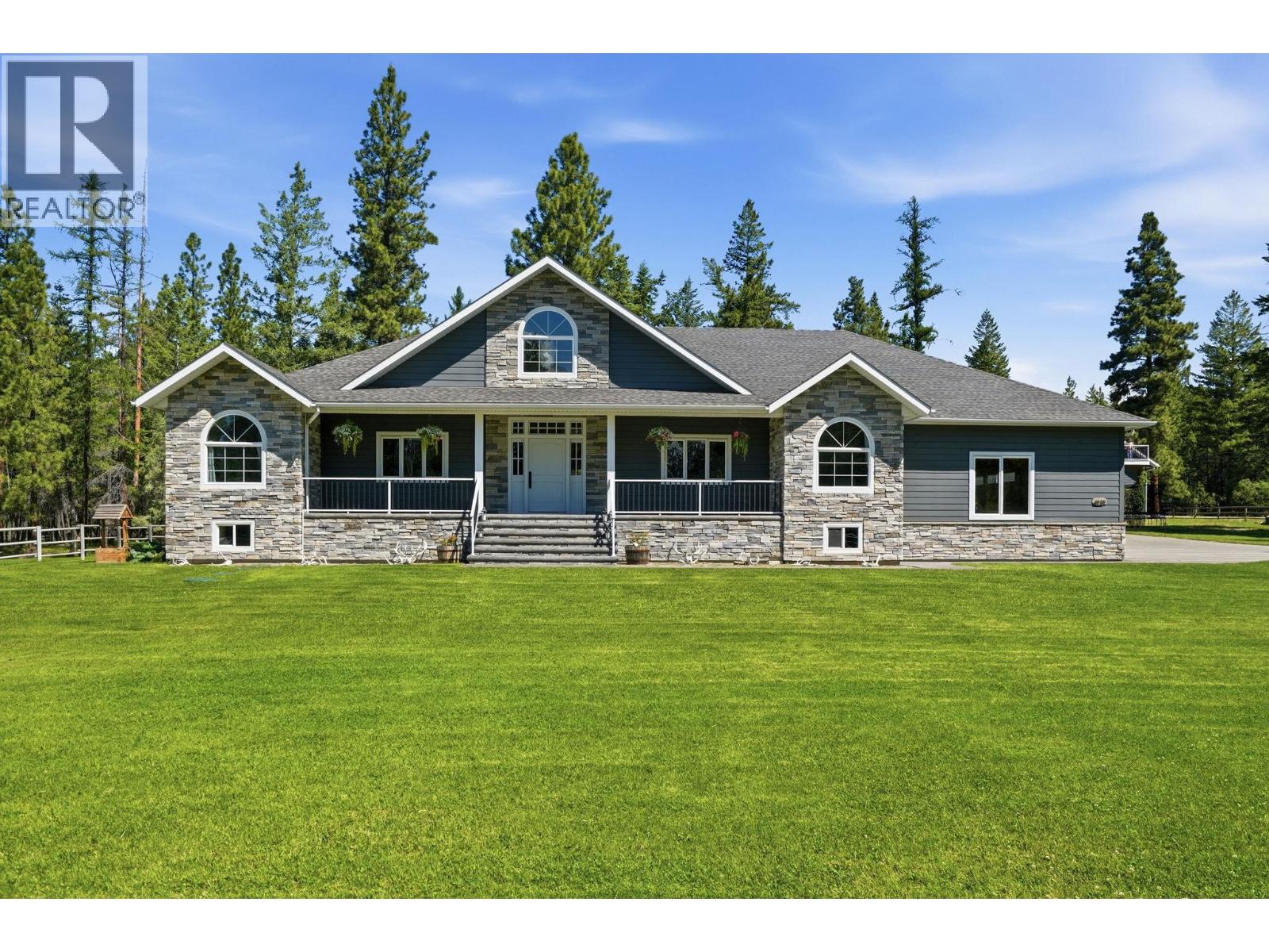 4520 13th Street S, Cranbrook, British Columbia  V1C 7A9 - Photo 4 - 10389573