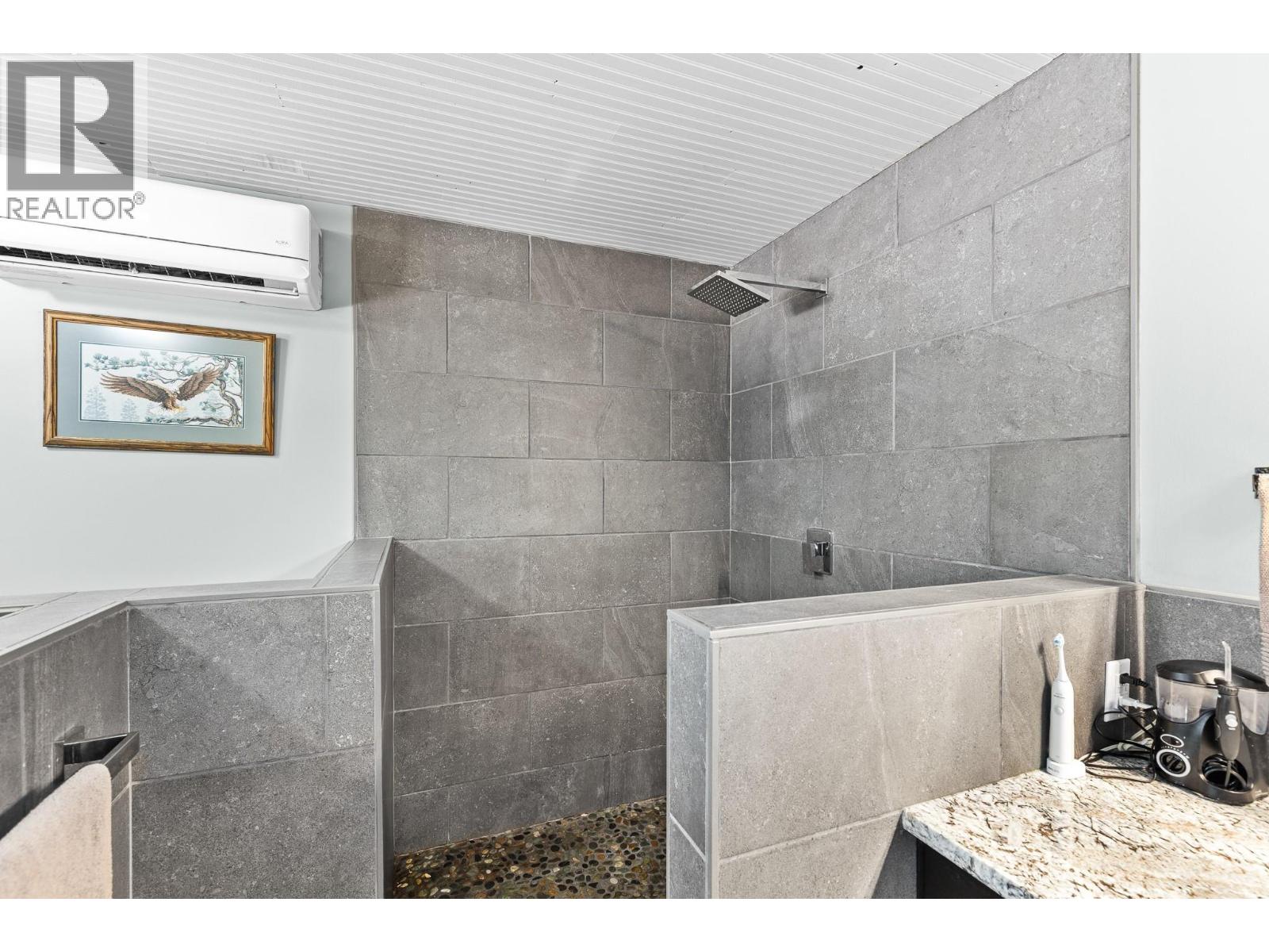 6902 Old Kamloops Road, Vernon, British Columbia  V1H 1W1 - Photo 35 - 10391718
