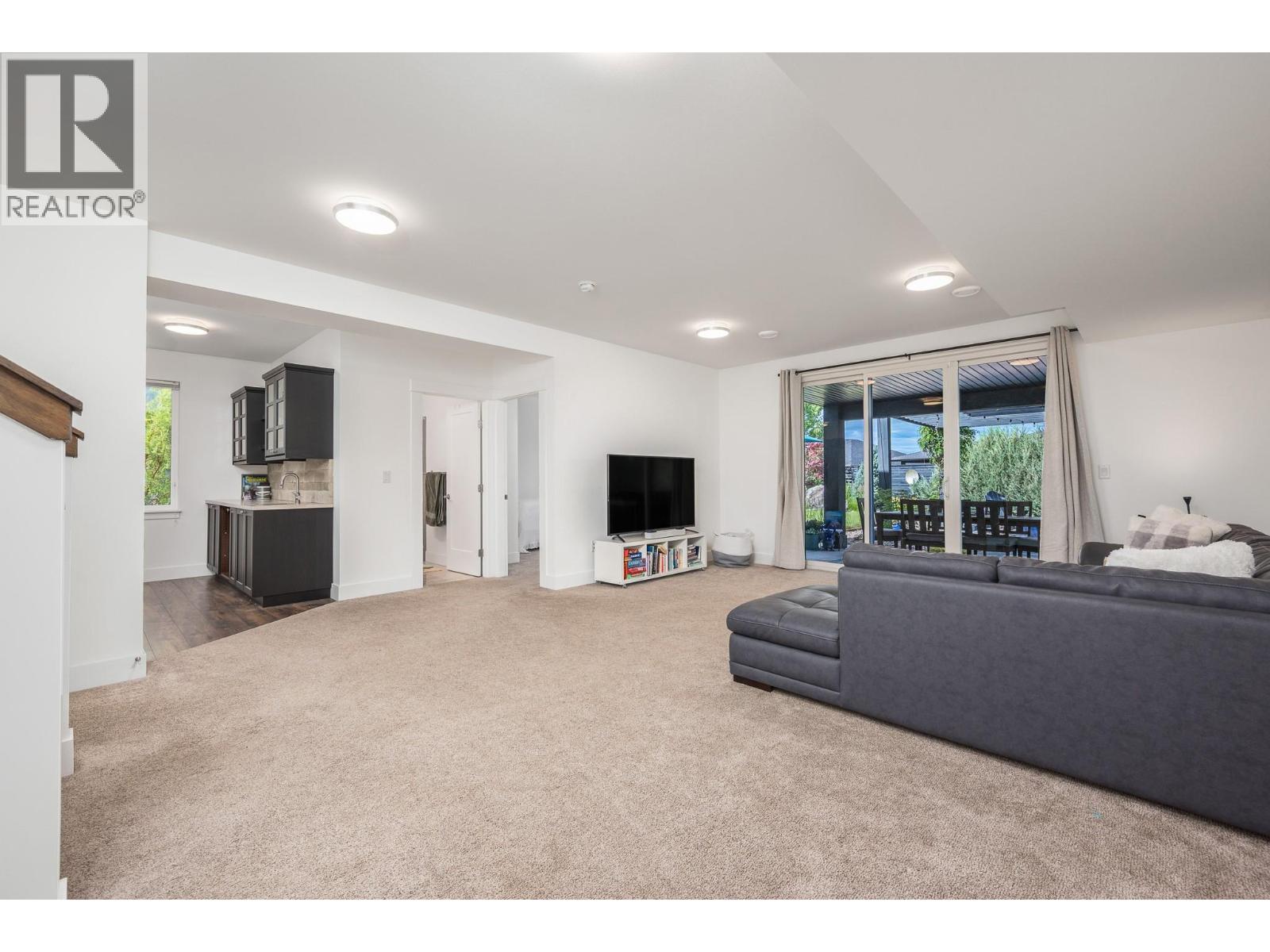 306 Baldy Place, Vernon, British Columbia  V1B 0A3 - Photo 32 - 10391225