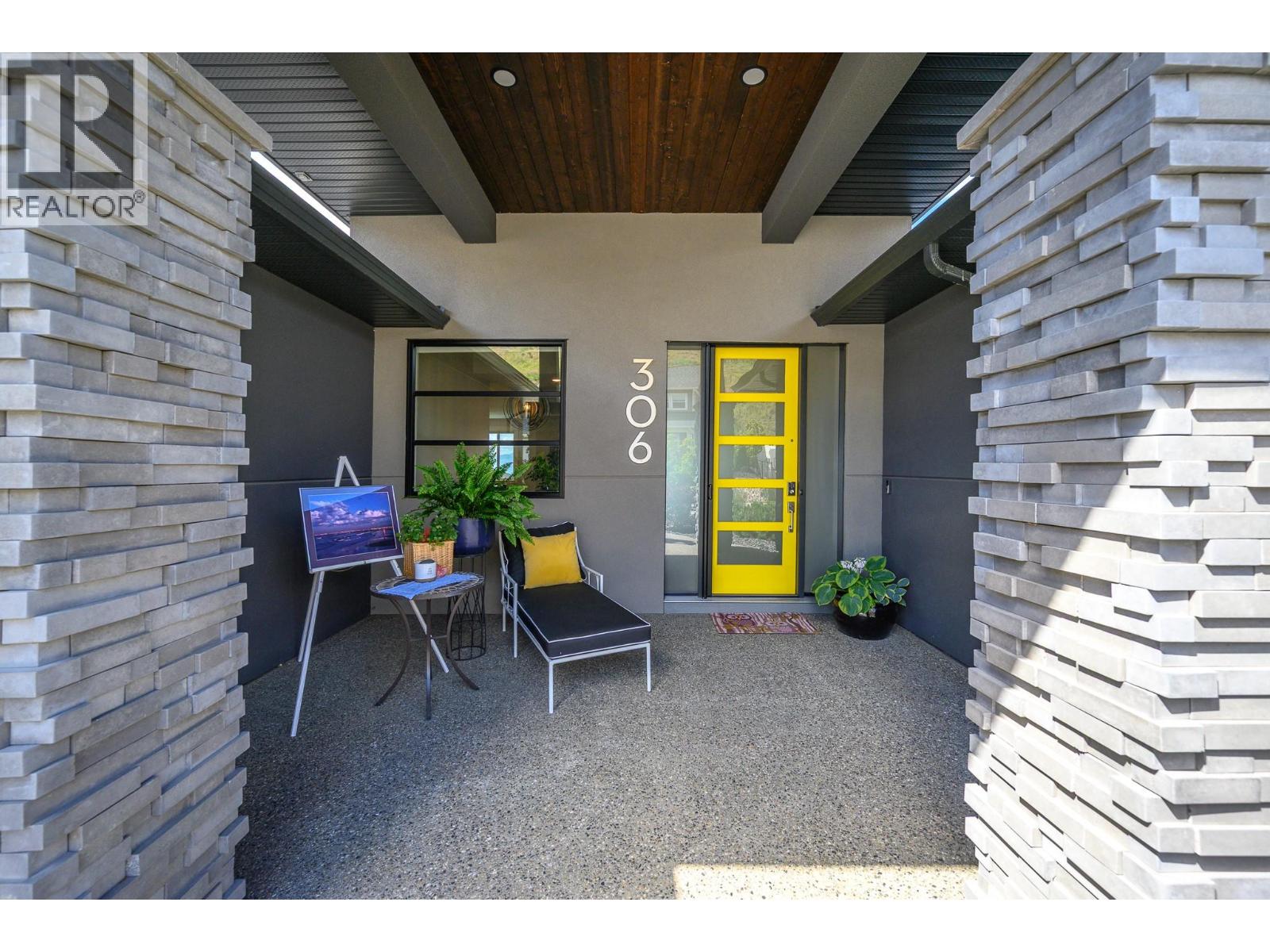 306 Baldy Place, Vernon, British Columbia  V1B 0A3 - Photo 5 - 10391225