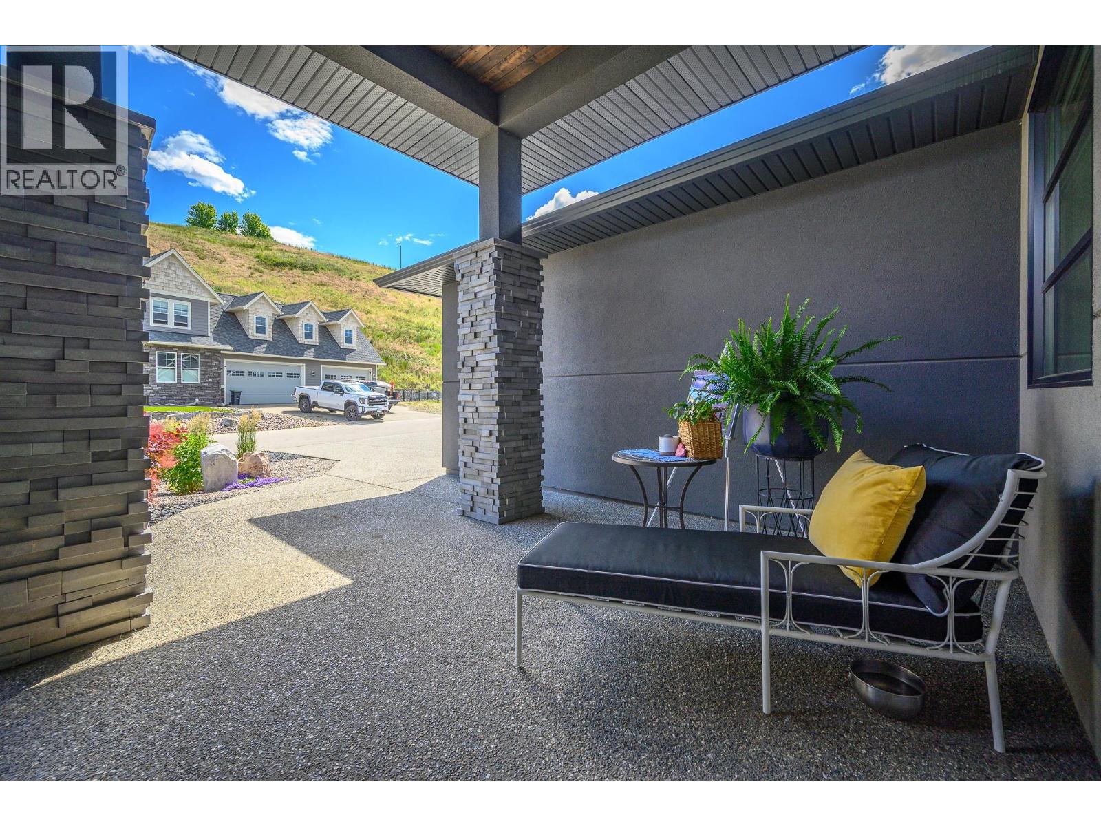 306 Baldy Place, Vernon, British Columbia  V1B 0A3 - Photo 6 - 10391225