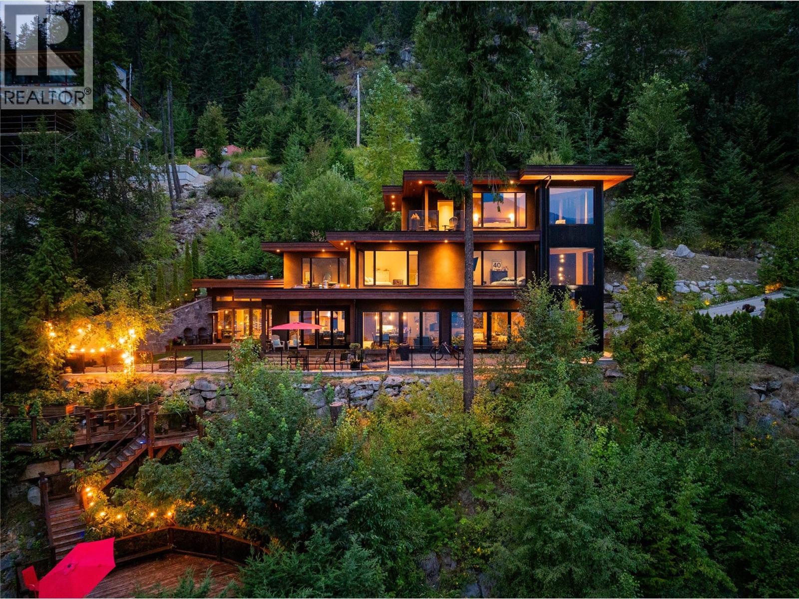 59 Johnstone Road, Nelson, British Columbia  V1L 6H9 - Photo 1 - 10392119