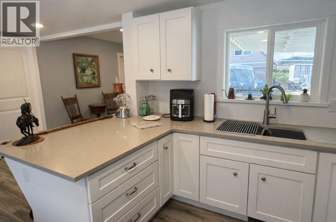 335 Billiter Avenue, Princeton, British Columbia  V0X 1W0 - Photo 11 - 10392147