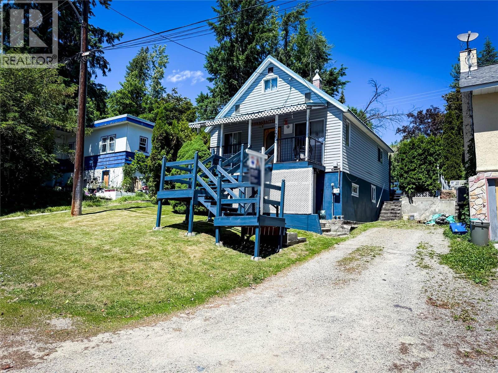 2246 Kootenay Avenue, rossland, British Columbia
