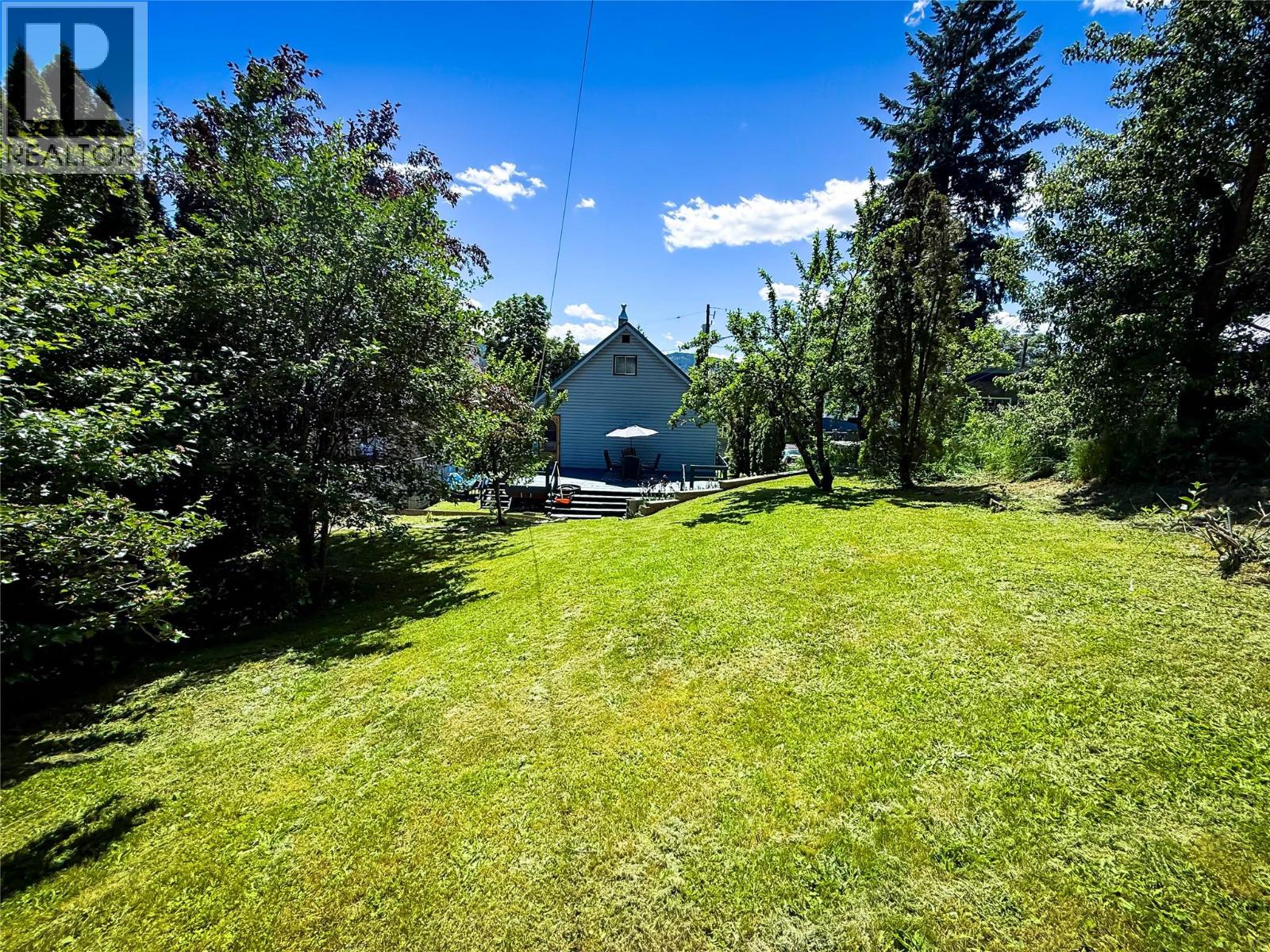 2246 Kootenay Avenue, Rossland, British Columbia  V0G 1Y0 - Photo 11 - 10392120