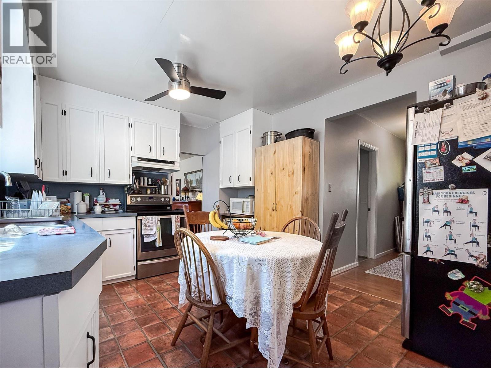 2246 Kootenay Avenue, Rossland, British Columbia  V0G 1Y0 - Photo 17 - 10392120