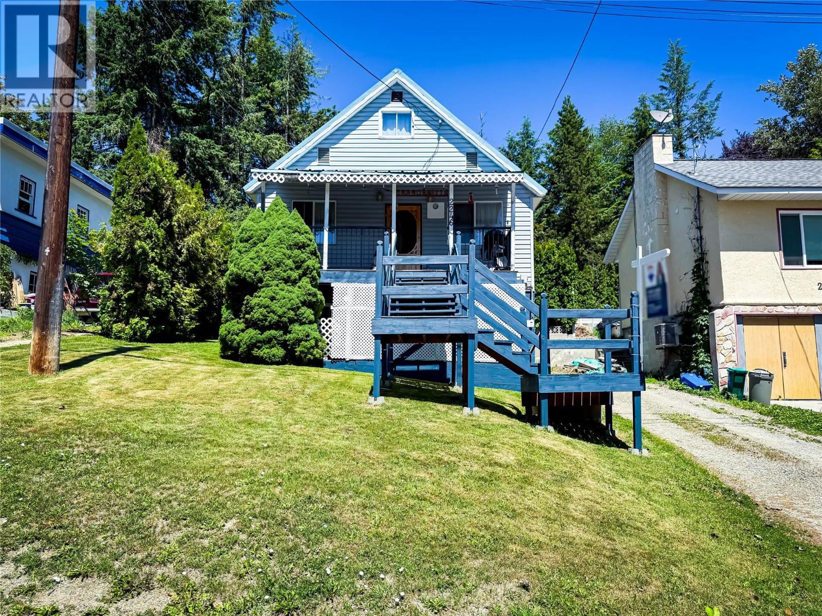 2246 Kootenay Avenue, Rossland, British Columbia  V0G 1Y0 - Photo 2 - 10392120