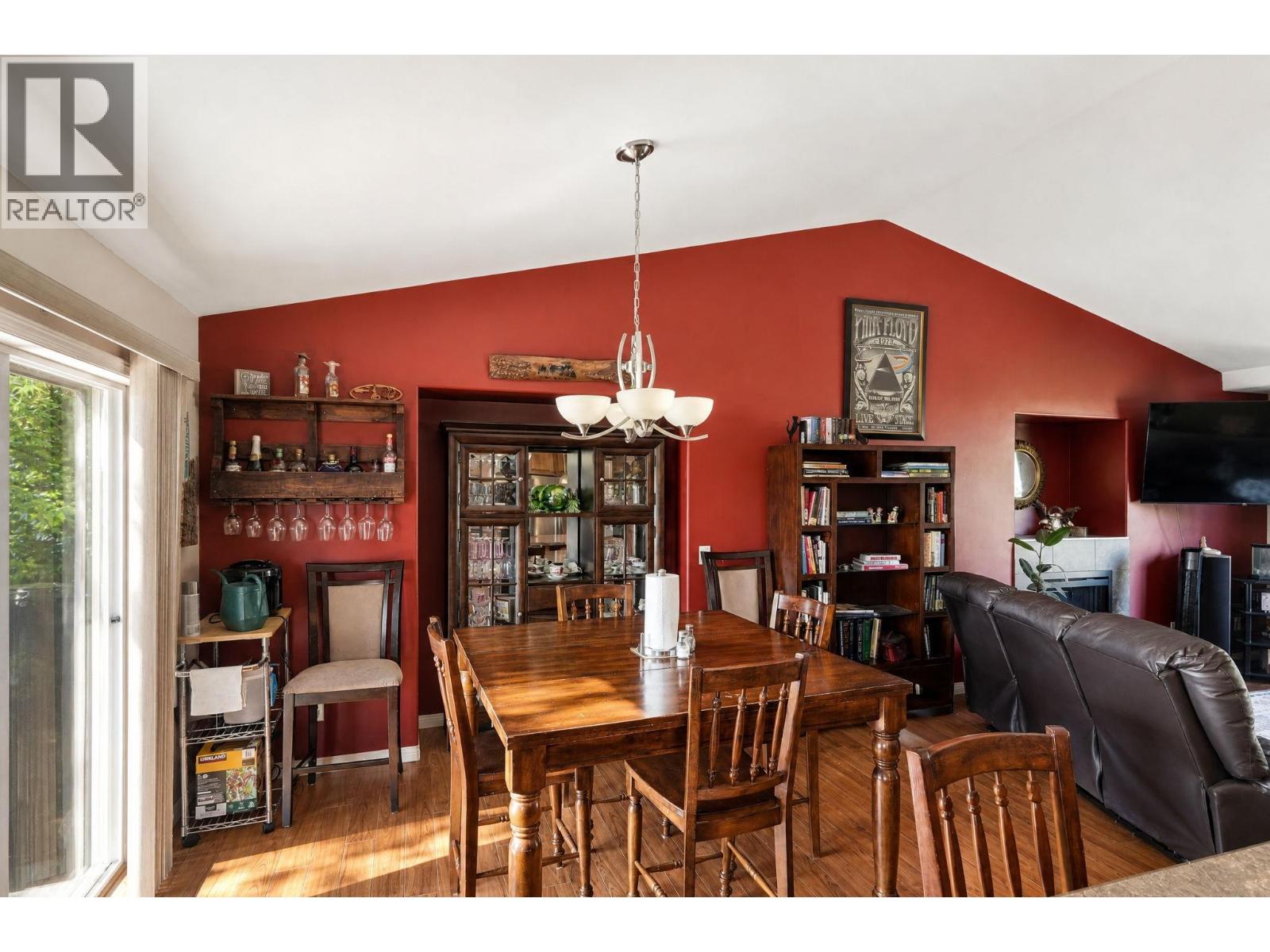 10910 Velda Road, Lake Country, British Columbia  V4V 1W7 - Photo 5 - 10391432