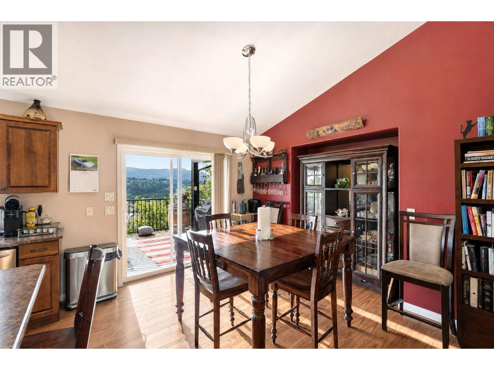 10910 Velda Road, Lake Country, British Columbia  V4V 1W7 - Photo 6 - 10391432