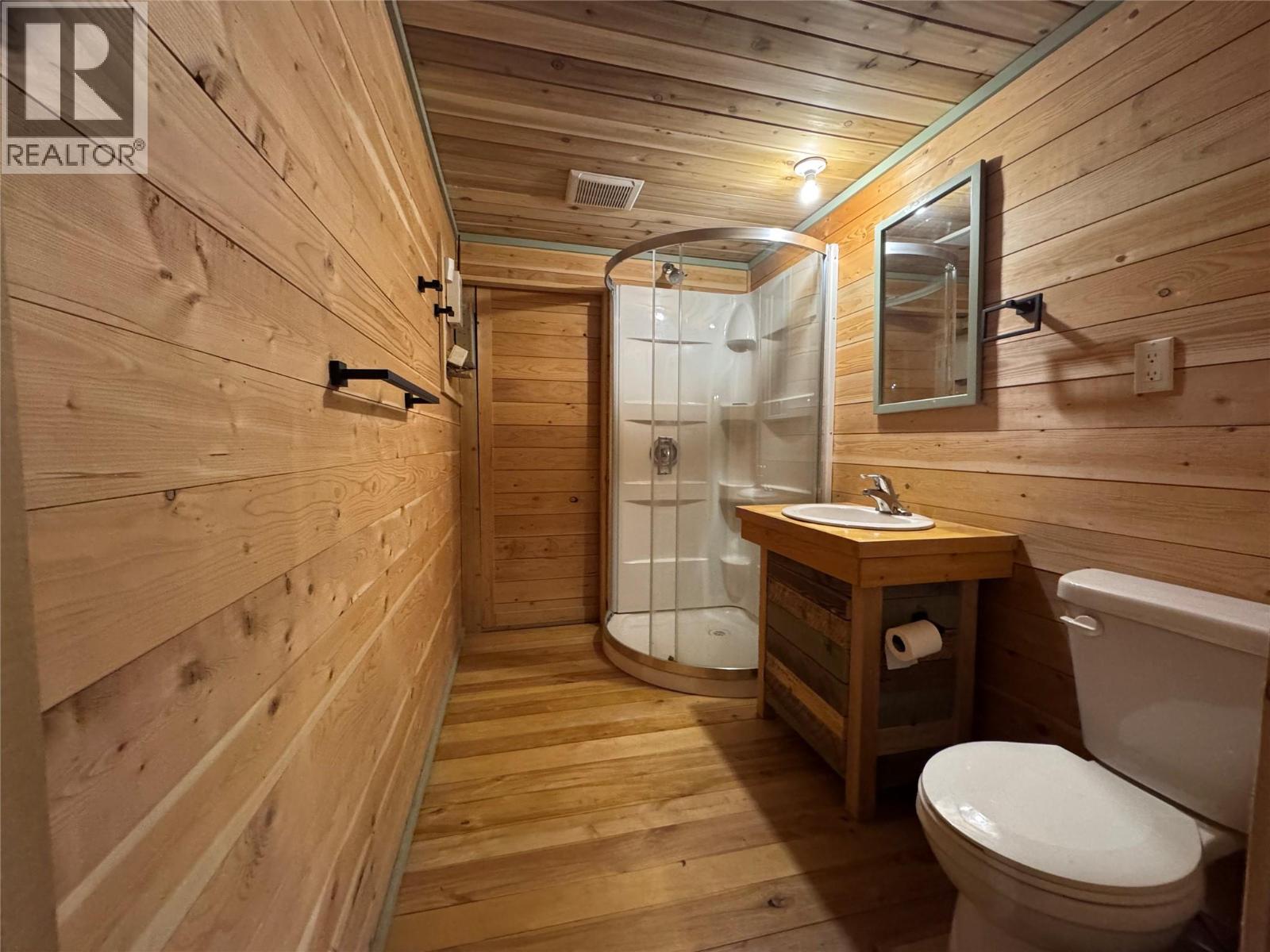 725 3 Highway, Christina Lake, British Columbia  V0H 1E0 - Photo 24 - 10392055