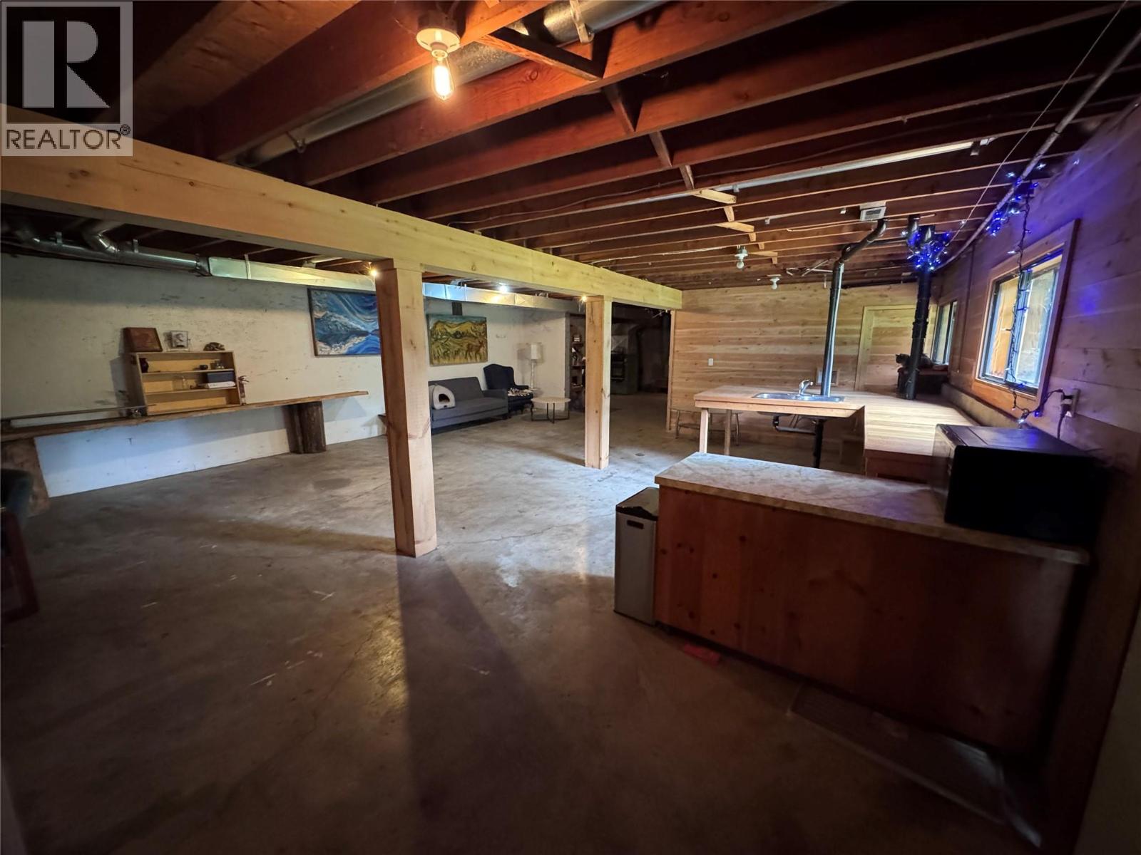 725 3 Highway, Christina Lake, British Columbia  V0H 1E0 - Photo 28 - 10392055