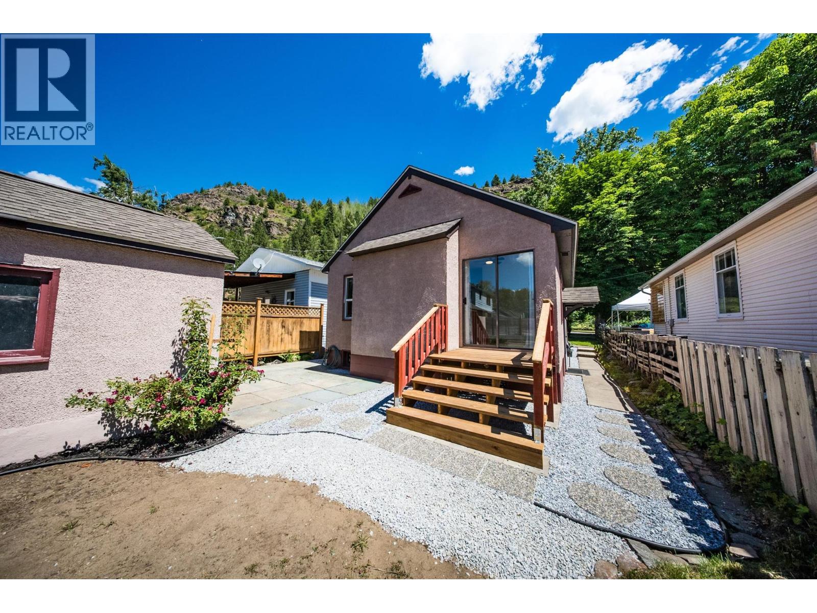 1110 Second Avenue, Trail, British Columbia  V1R 1L4 - Photo 35 - 10392130