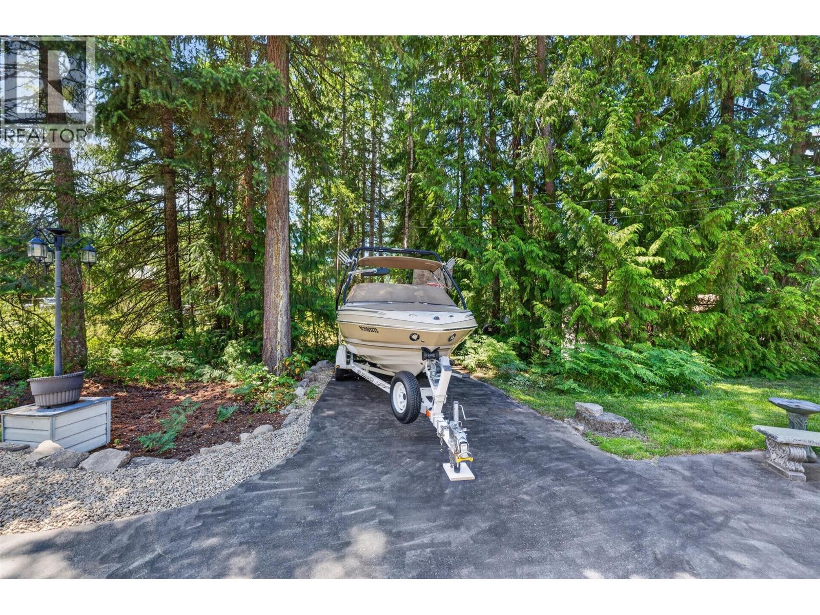 587 Hunt Road, Swansea Point, British Columbia  V0E 2K2 - Photo 68 - 10391770