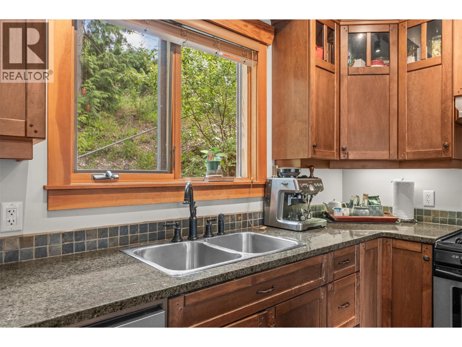2479 Eagle Bay Road Unit# 16, Blind Bay, British Columbia  V0E 1H1 - Photo 14 - 10392159