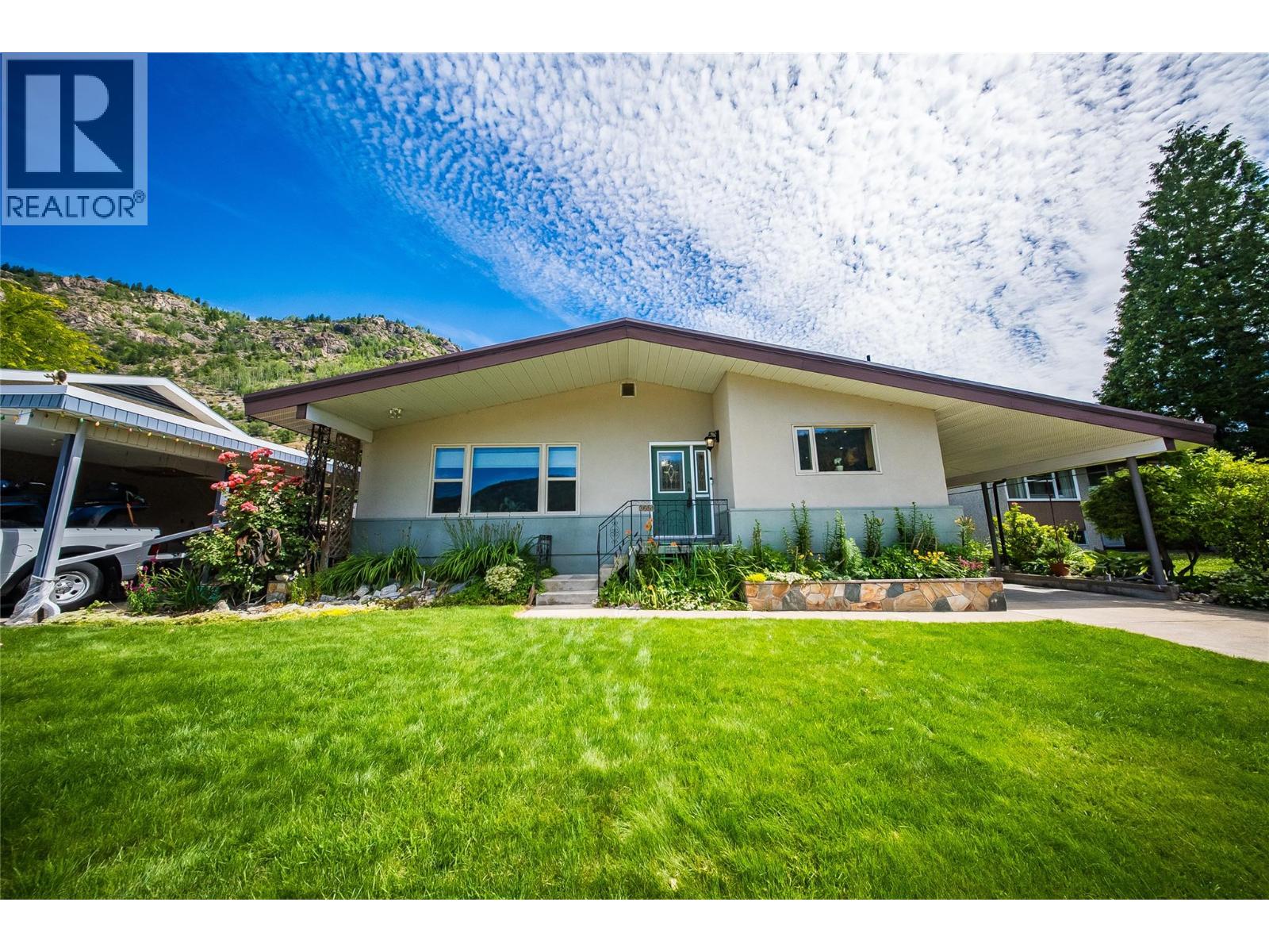 3651 Carnation Drive, Trail, British Columbia  V1R 2W5 - Photo 1 - 10392234