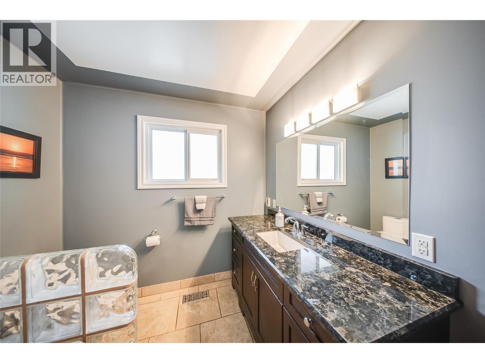 3651 Carnation Drive, Trail, British Columbia  V1R 2W5 - Photo 17 - 10392234
