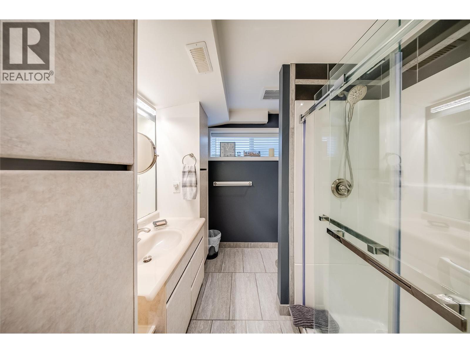 3651 Carnation Drive, Trail, British Columbia  V1R 2W5 - Photo 35 - 10392234