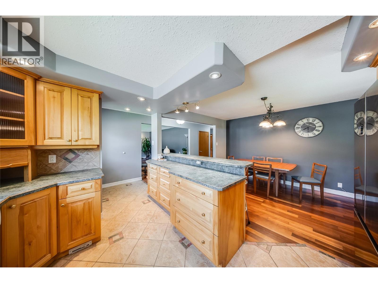 3651 Carnation Drive, Trail, British Columbia  V1R 2W5 - Photo 8 - 10392234
