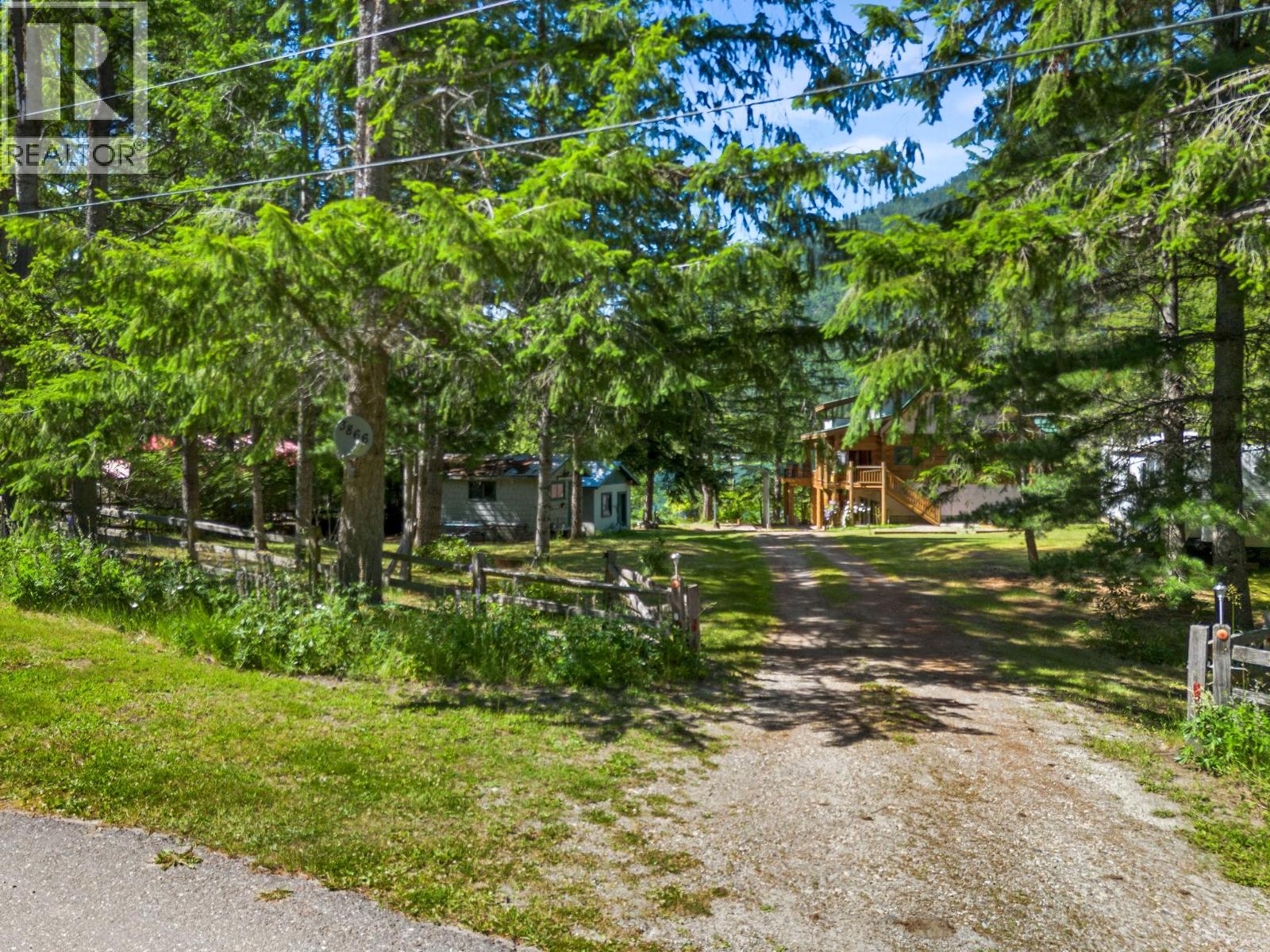 3866 Rock Island Road, Nakusp, British Columbia  V0G 1R1 - Photo 1 - 10391809