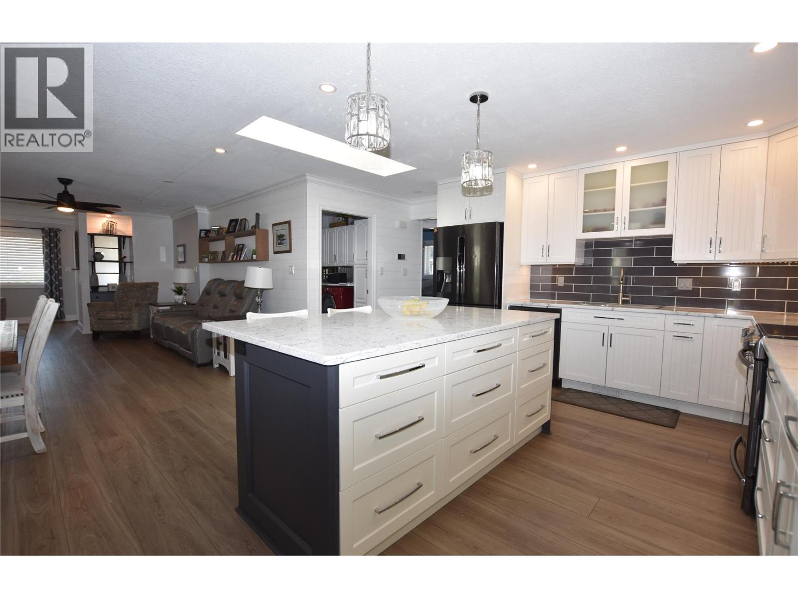 562 Meadowlark Avenue, Vernon, British Columbia  V1H 2A1 - Photo 16 - 10392235