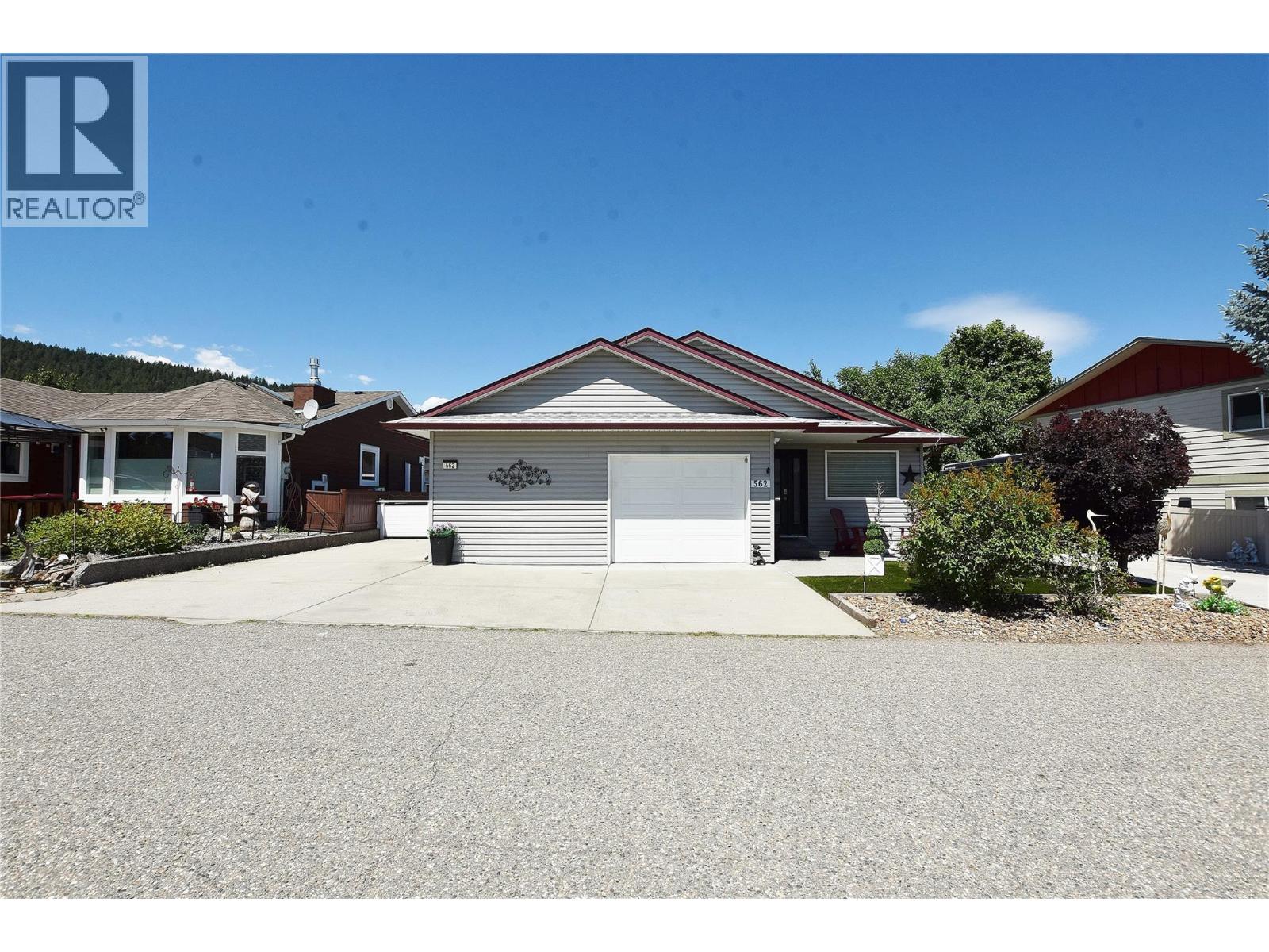 562 Meadowlark Avenue, Vernon, British Columbia  V1H 2A1 - Photo 2 - 10392235