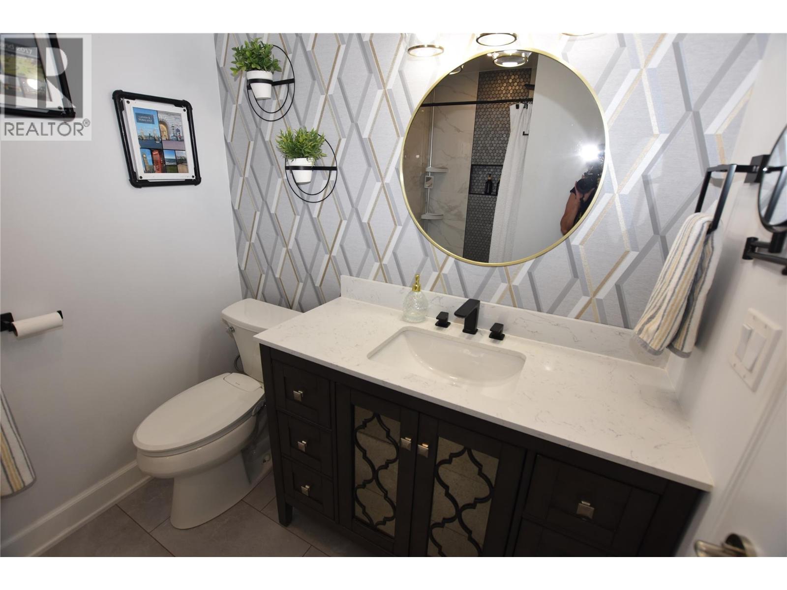 562 Meadowlark Avenue, Vernon, British Columbia  V1H 2A1 - Photo 30 - 10392235