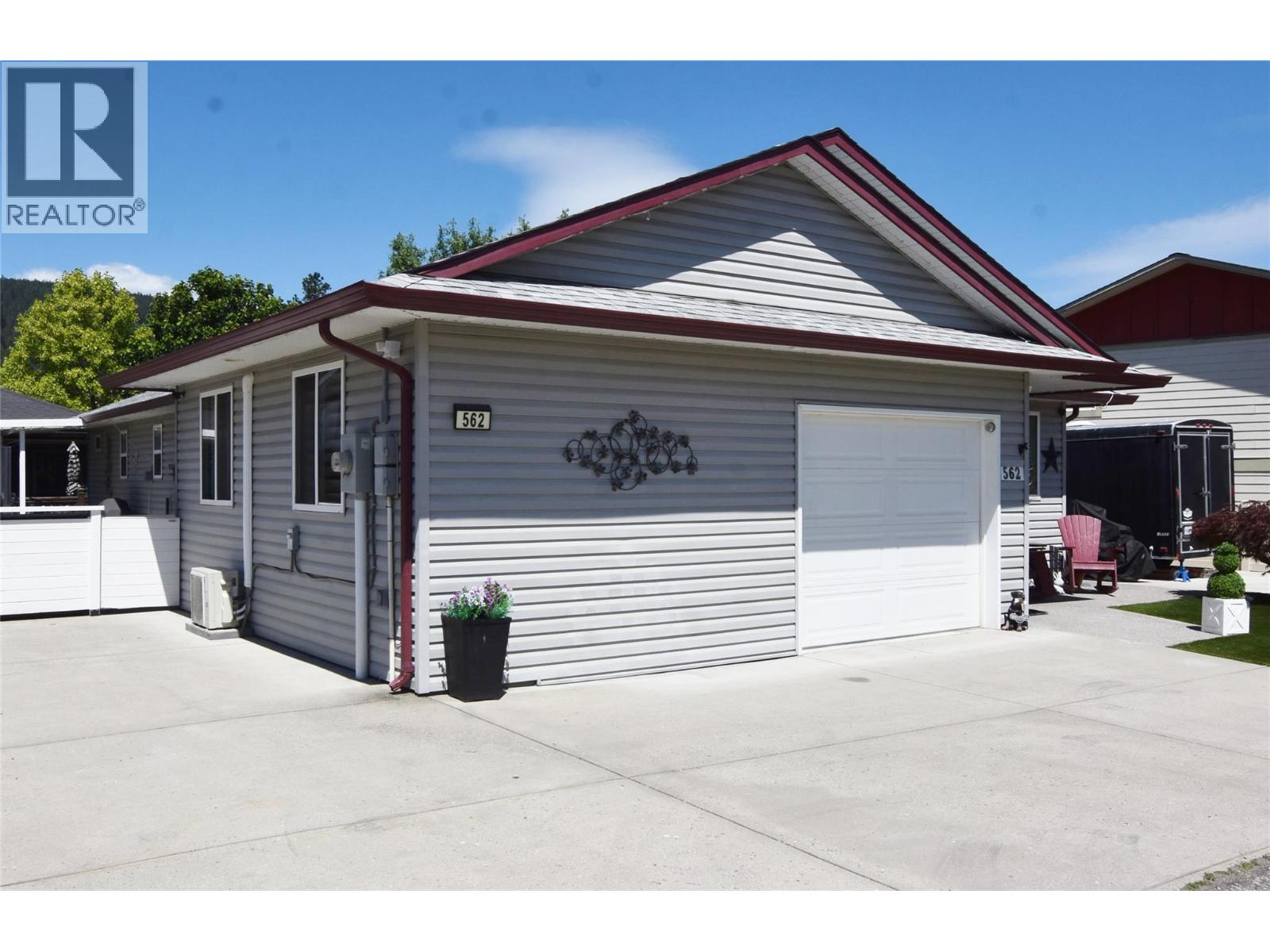 562 Meadowlark Avenue, Vernon, British Columbia  V1H 2A1 - Photo 5 - 10392235