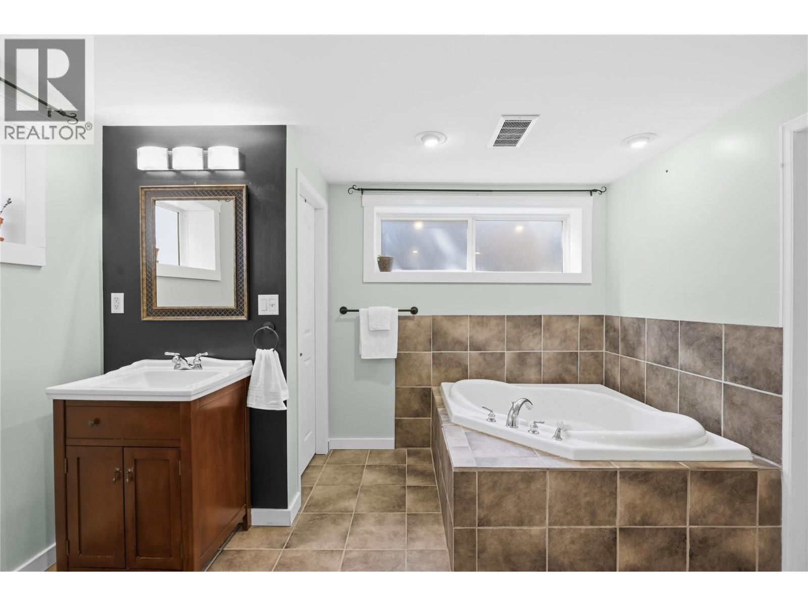 1428 Balfour Street, Penticton, British Columbia  V2A 4Z1 - Photo 22 - 10392087