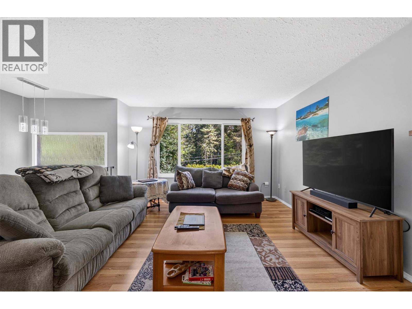 2250 Auto Road Se, Salmon Arm, British Columbia  V1E 1K5 - Photo 11 - 10392210