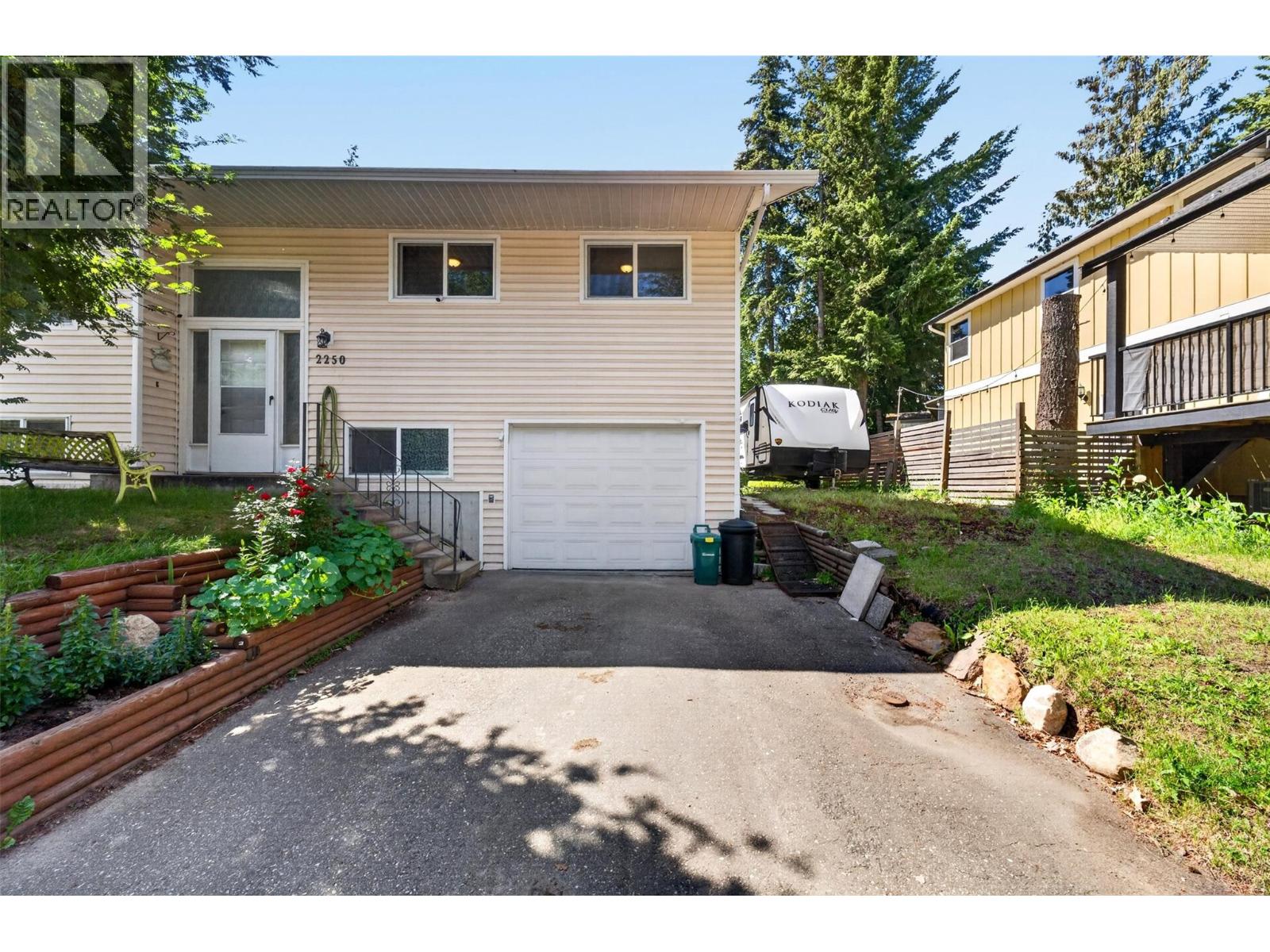2250 Auto Road Se, Salmon Arm, British Columbia  V1E 1K5 - Photo 46 - 10392210